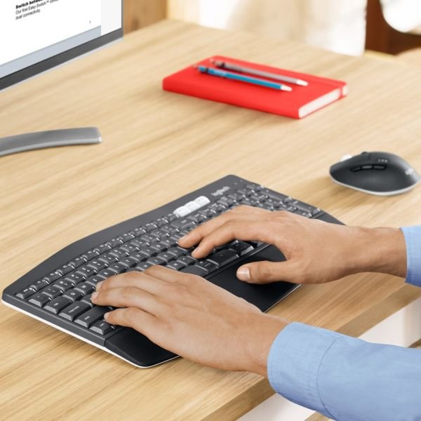 Logitech MK850 Wireless Keyboard & Mouse, Black (ODFN632588) - Image 16